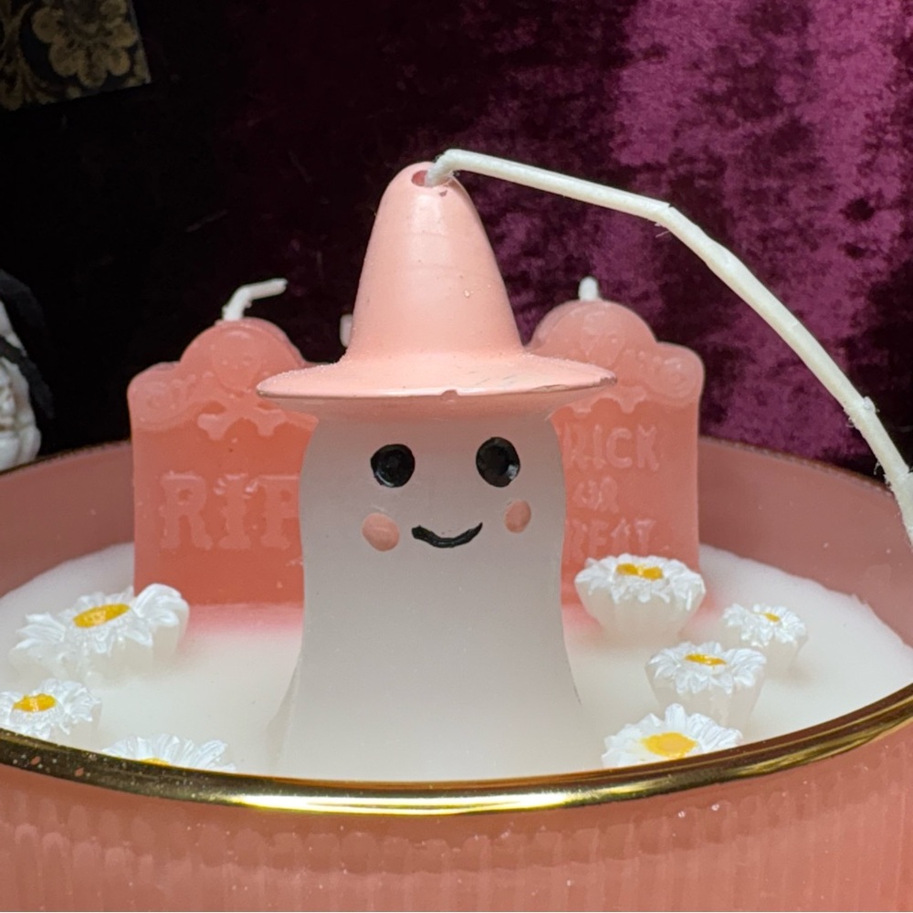 Cupcakes & Cashmere Pastel Pink Halloween Ghost Daisy Grave Stone 3 Wick Candle - Picture 11 of 12